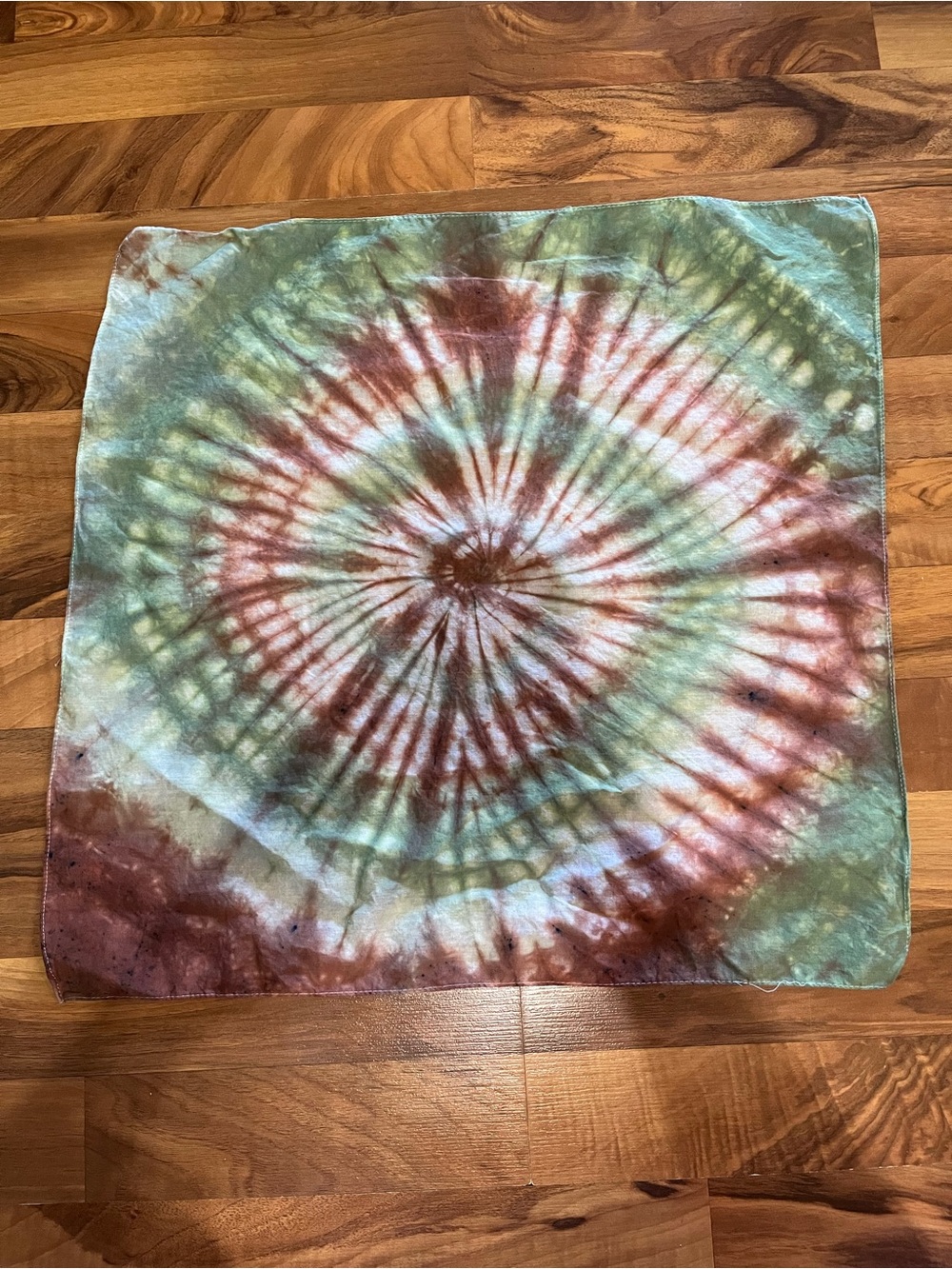 SET (2/3) Hand-Dyed Tie-Dye Bandana in Olive, Rust & Cream & MATCHING SHIRT(3/3)